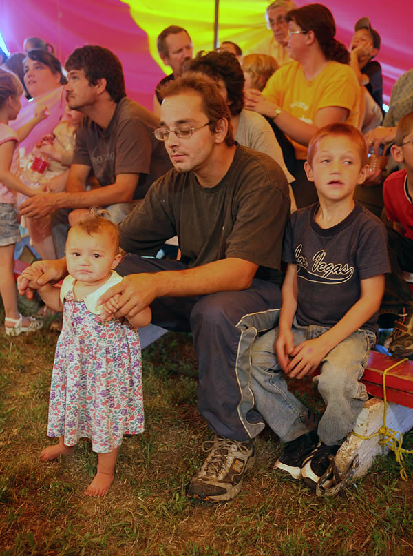 Family at the circus, Walkerton